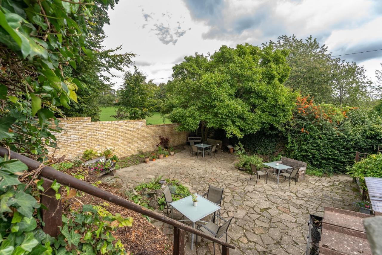 Rock House Bed And Breakfast Мейдстон Екстер'єр фото