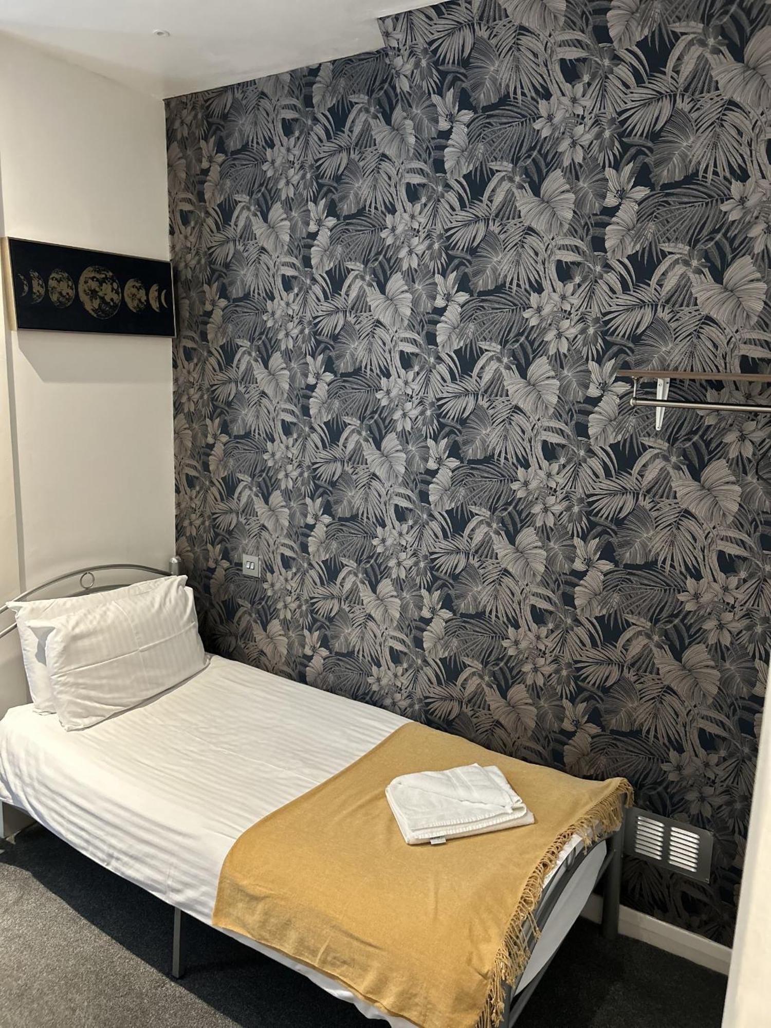 Rock House Bed And Breakfast Мейдстон Номер фото