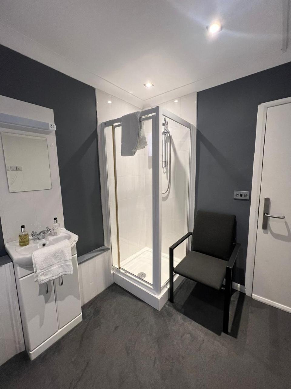 Rock House Bed And Breakfast Мейдстон Номер фото